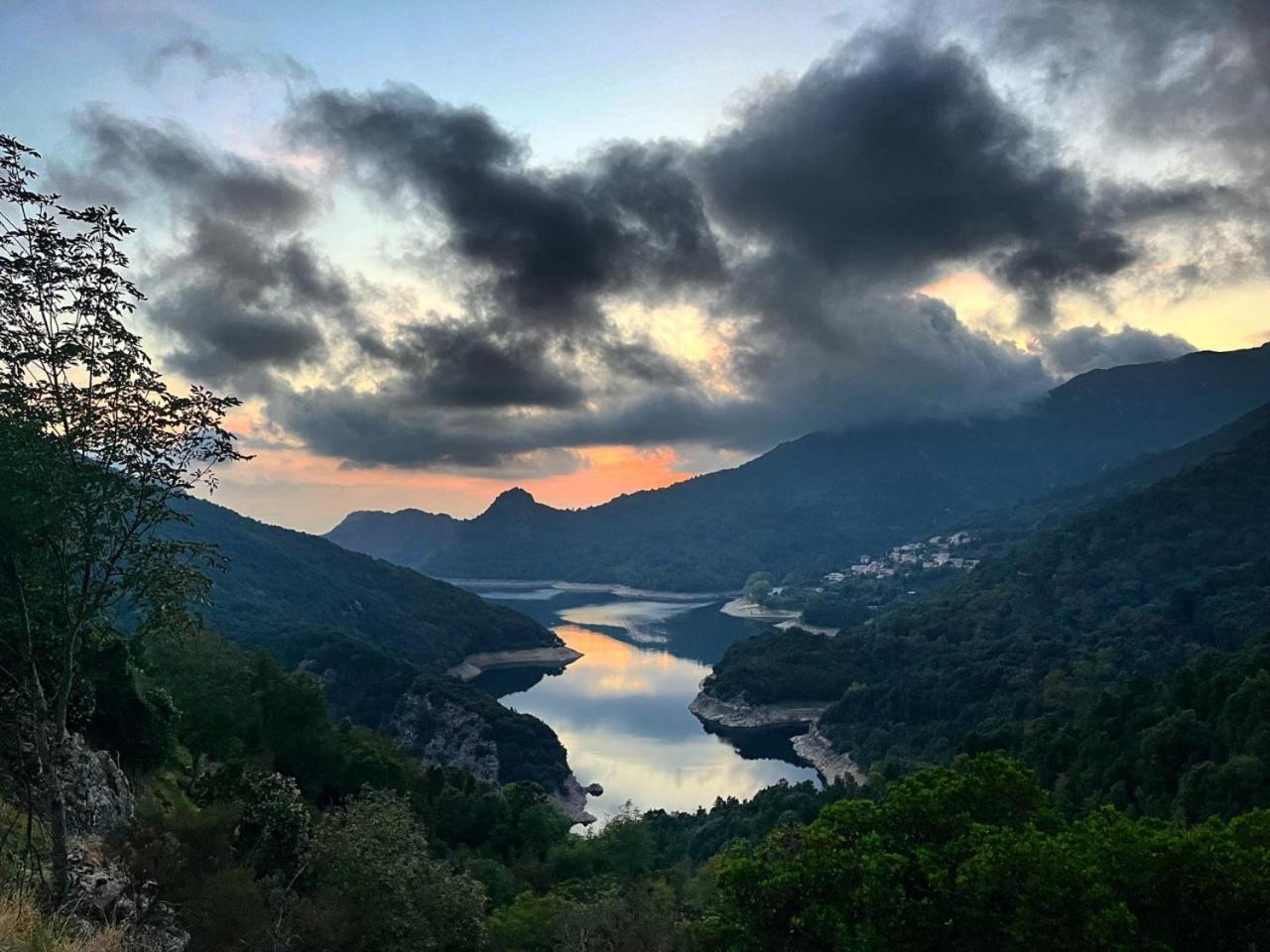Cote Lac Tolla Luaran gambar