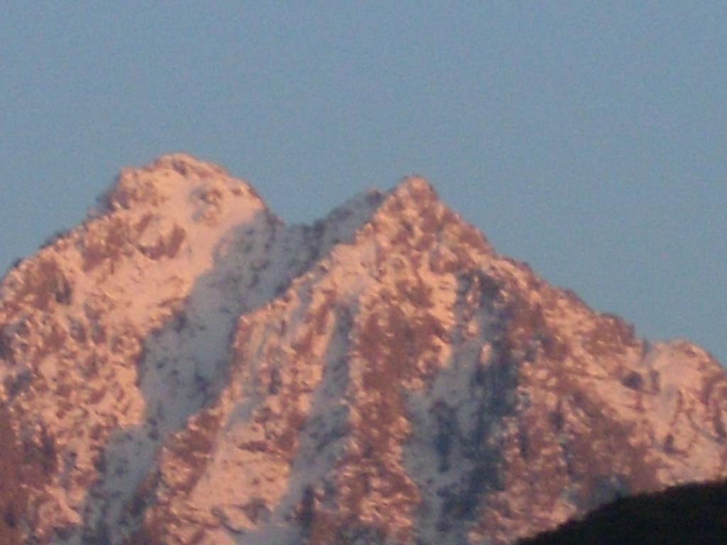 Cote Lac Tolla Bilik gambar