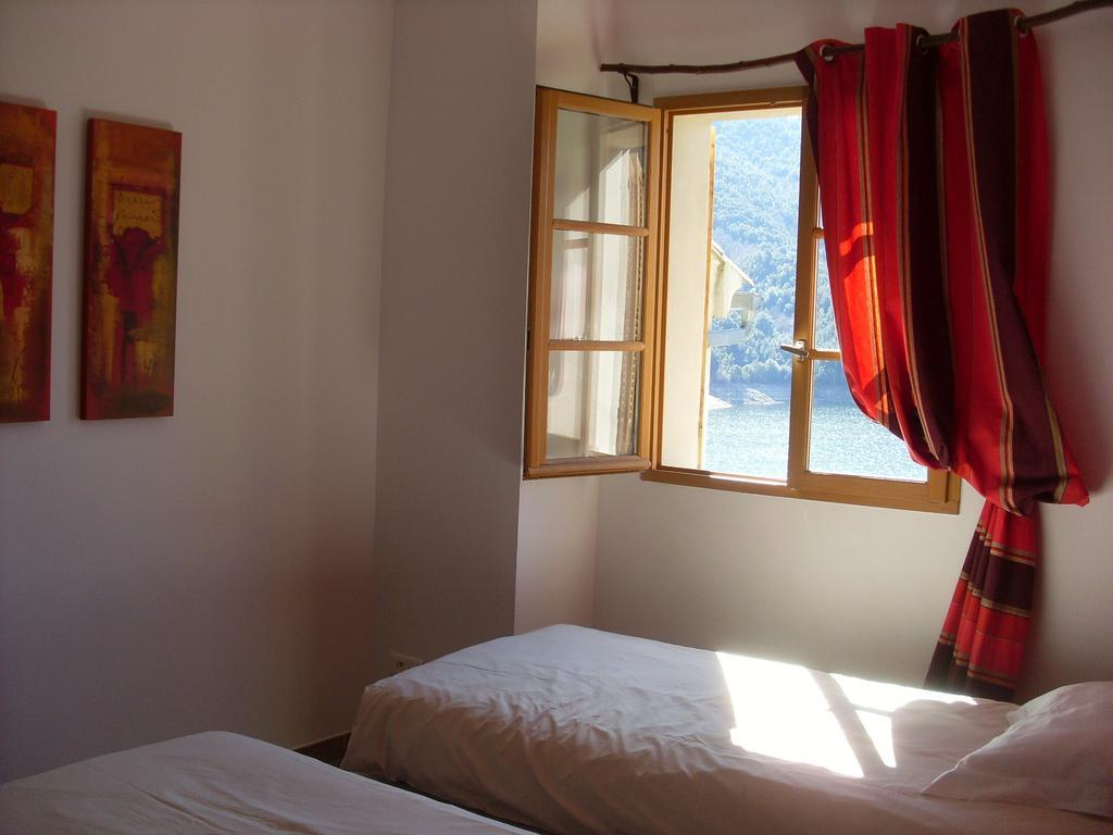 Cote Lac Tolla Bilik gambar